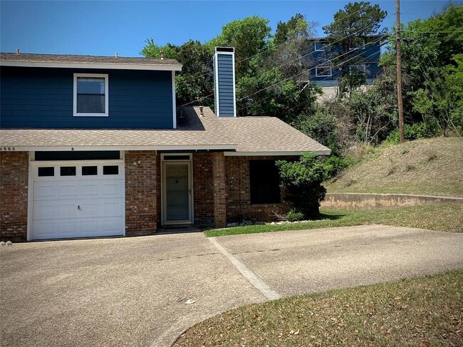 Building Photo - 6902 Thorncliffe Dr