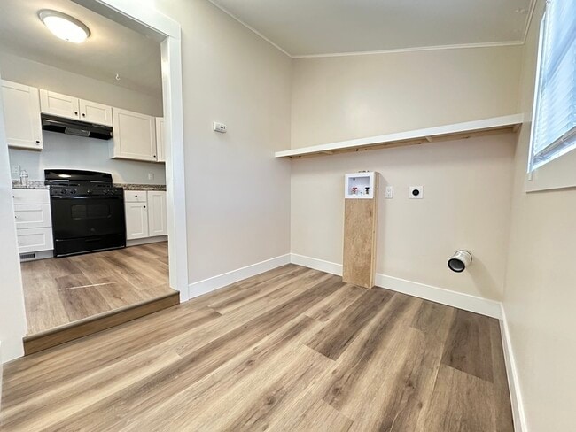 Building Photo - 2798 S Acoma St