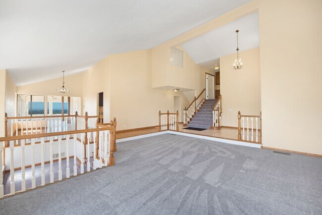 Building Photo - Panoramic Majesty