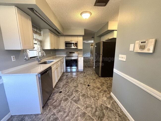 Building Photo - 12429 Sunshine Dr