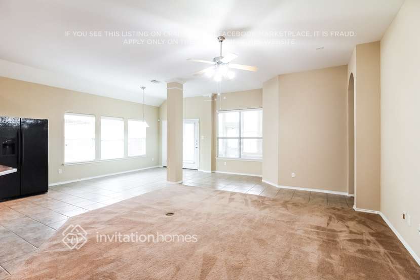 Building Photo - 15453 Yarberry Dr