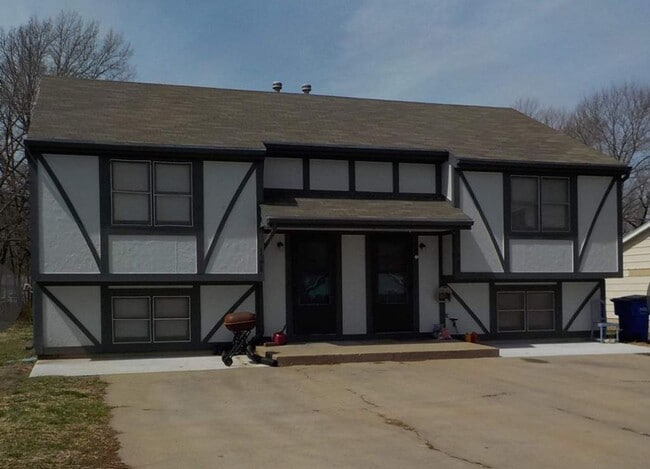 Primary Photo - 1383 Parkside Dr