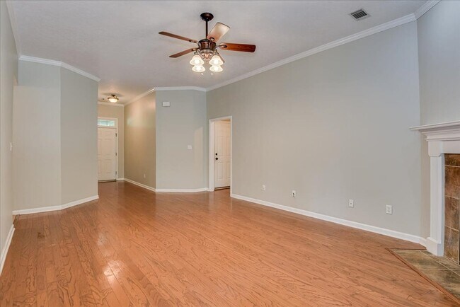 Building Photo - 1021 Mansford Ln