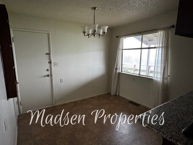 Building Photo - 784 Flag Creek Rd