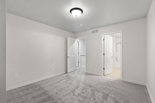 Building Photo - Spacious 2 Bedroom, 2.5 Bath Townhome in Desirable South Fort Collins