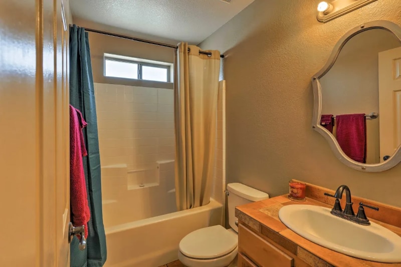 Building Photo - 2598 Rainbow Ave N