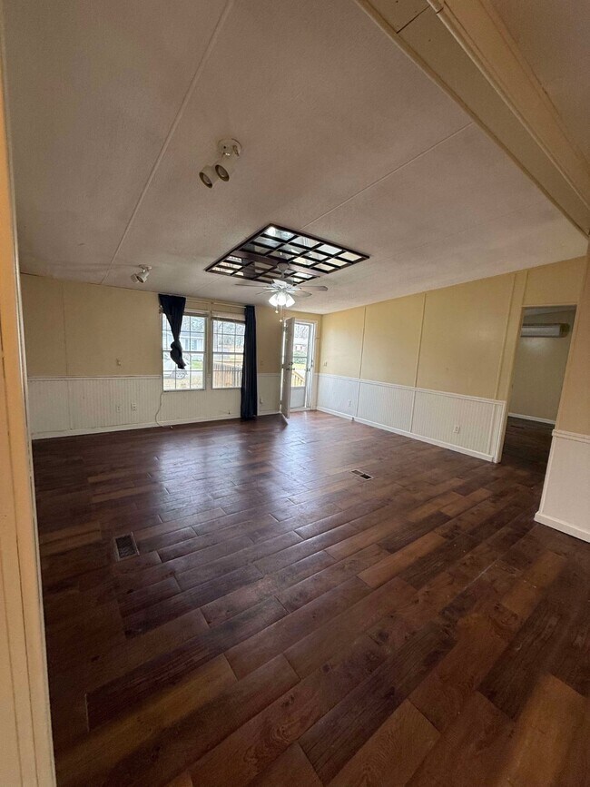 Building Photo - 16484 Brittany Way