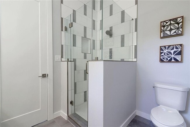 Building Photo - 6405 Chesterfield Ave