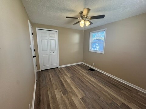 Building Photo - 907 Dover Dr