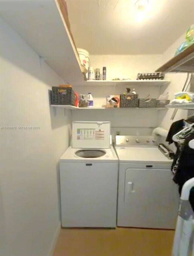 Building Photo - 303 Burgundy G