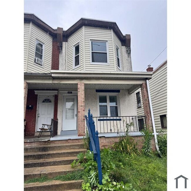 Building Photo - 409 E Chestnut St
