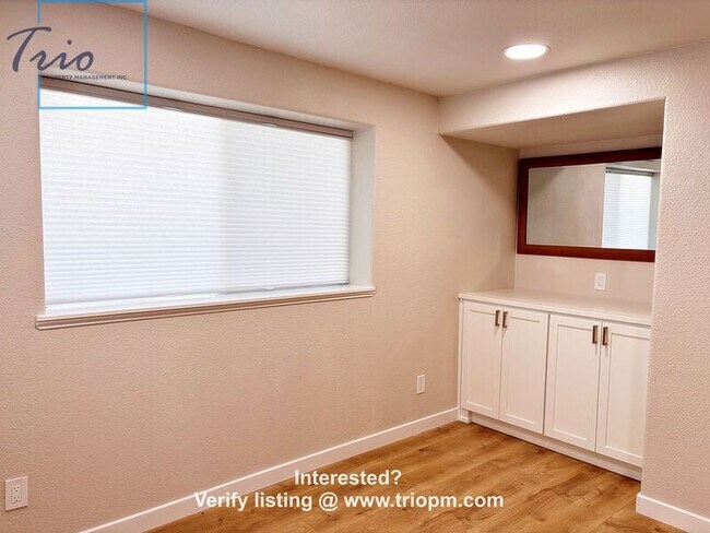 Building Photo - 2693 Chula Vista Dr