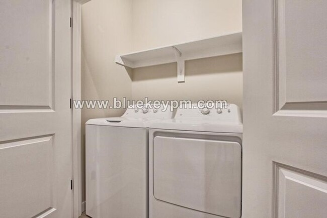 Building Photo - BRAND NEW! Unit 209-B: 3 Bed, 2.5 Bath Tow...