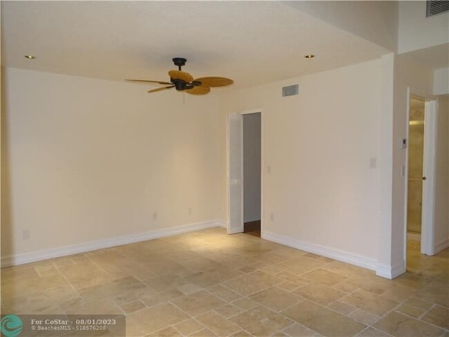 Building Photo - 10253 Riverbend Terrace