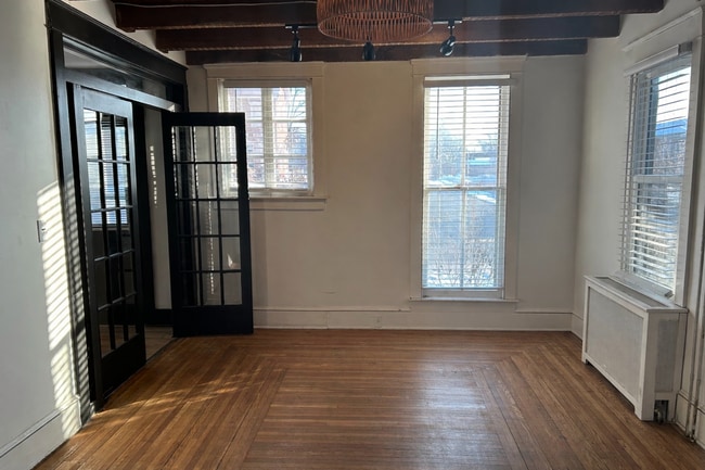 Building Photo - Stunning 5-bedroom in Conestoga Valley School District