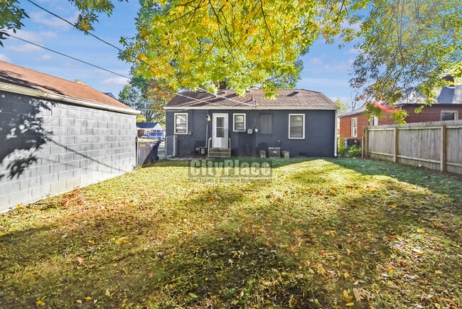 Building Photo - 4512 Payton Ave