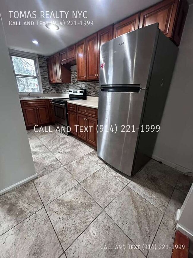 Building Photo - 92 Orchard St