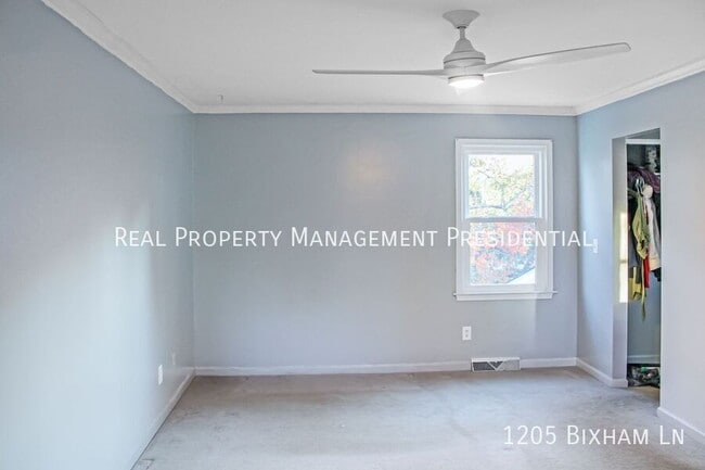 Building Photo - 1205 Bixham Ln