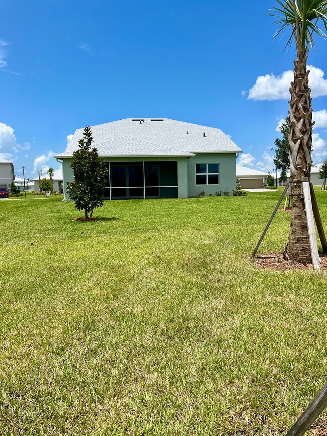 Building Photo - Brand New 5/4/2 in Heron Preserve in Tradi...