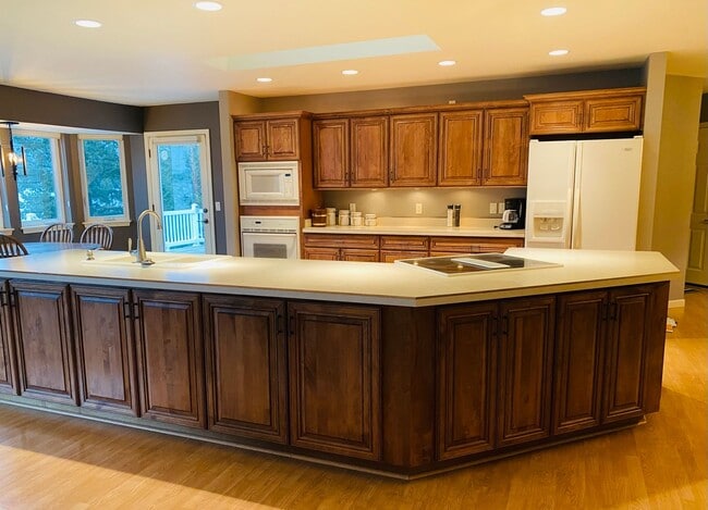 Building Photo - Fully Furnished Winter Rental: Stunning Lakefront Retreat on Little Bitterroot Lake – Marion, Mon...