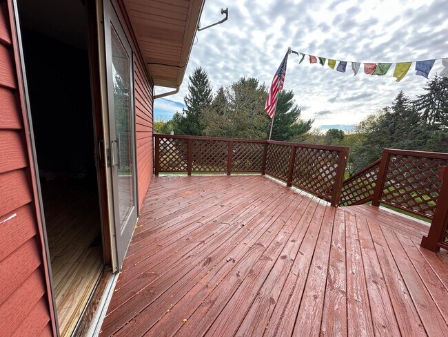 Building Photo - 543 Mahogany Way