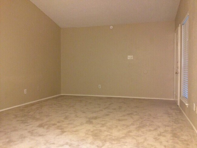 Building Photo - 107 Meteor Dr