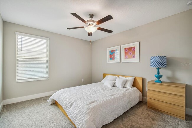 Building Photo - 9754 Little Bluestem Dr