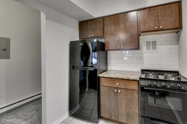 Building Photo - 2411 West Fitch