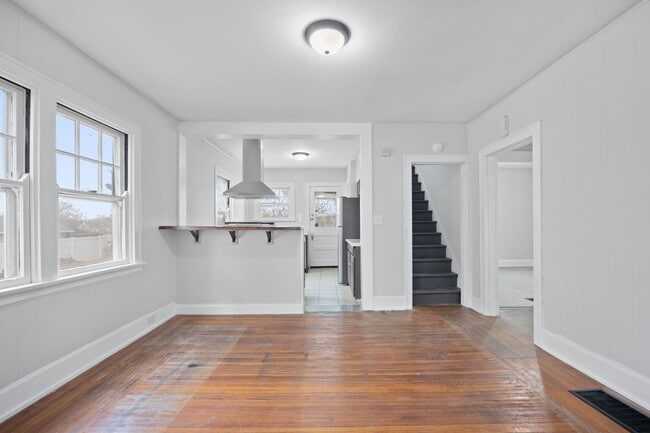 Building Photo - HYDE PARK -Move In This Week, Get $500 Bac...