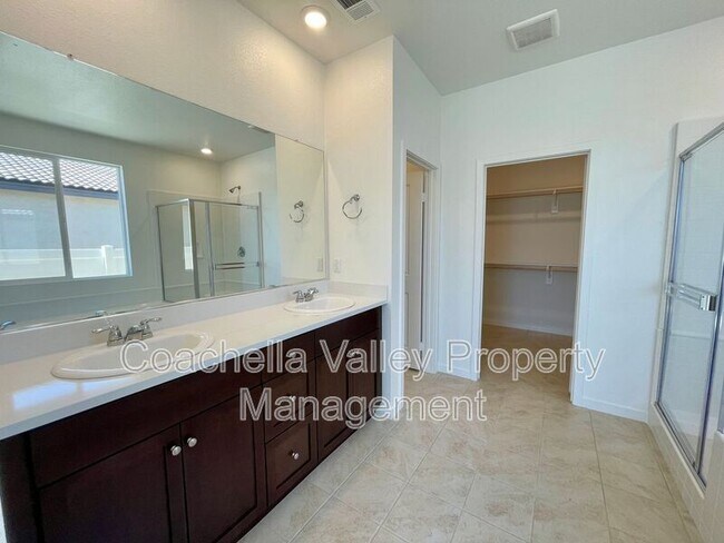 Building Photo - 11611 S Crescent St