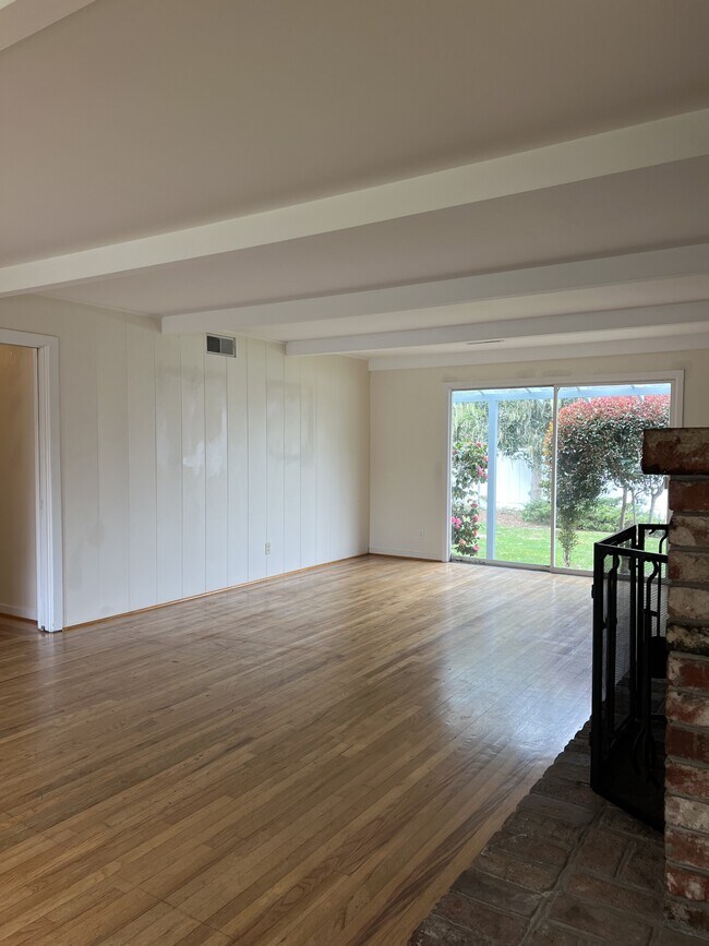 Building Photo - 2934 Lupin Ln