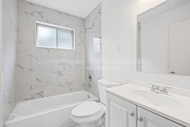 Building Photo - 6326 Thornfield Dr