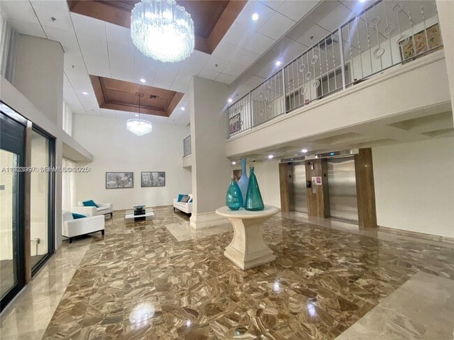 Building Photo - 6061 Collins Ave