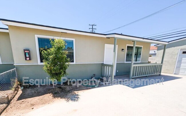 Primary Photo - 71 Raemere St