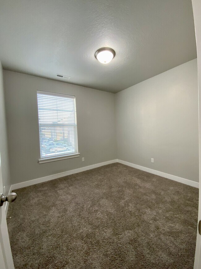 Building Photo - 3724 W 1850 N