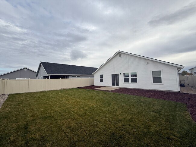 Building Photo - 10336 Rockaway Ridge St