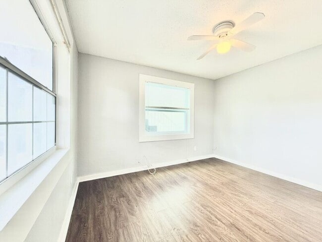 Building Photo - 1138 30th St S