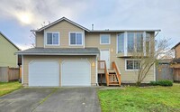 Building Photo - Updated Home with 4 Bedroom + Bonus Room i...