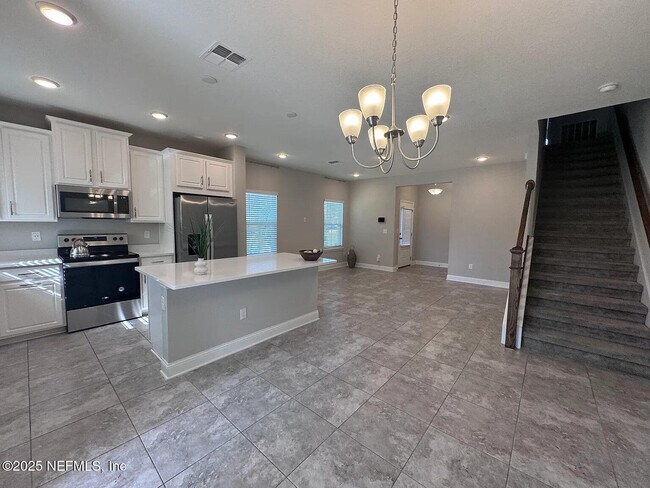Building Photo - 13952 Sterely Ct N