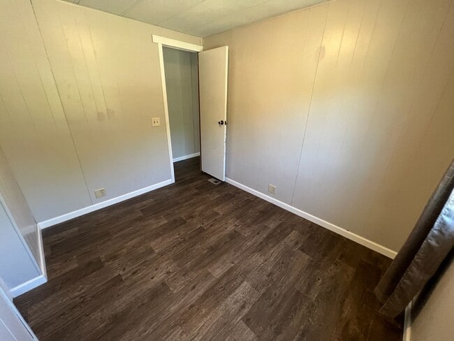 Building Photo - Semi-Rural 2 Bedroom 1 Bath Updated Mobile Home w/ Amenities