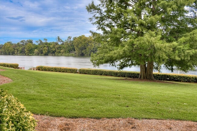 Building Photo - 106 Riverbend Dr