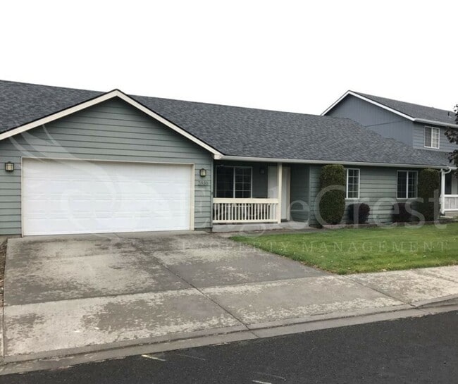 Primary Photo - Three Bedroom, Two Bathroom House Located ...