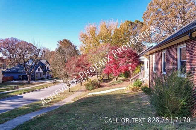 Building Photo - 8 Enka Oak St