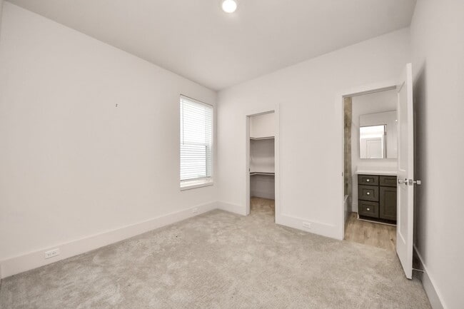 Building Photo - 1044 Homer St