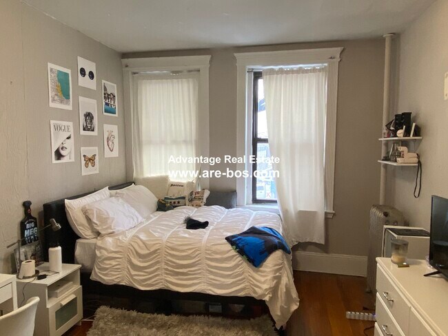 Building Photo - 1048 Commonwealth Ave