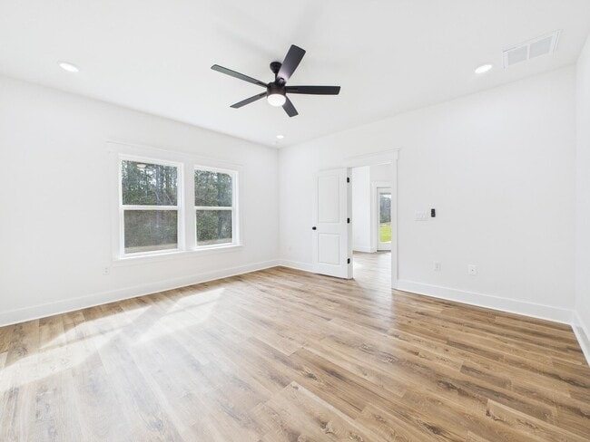 Building Photo - 333 Shoal River Dr