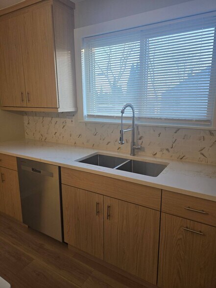 Building Photo - 4116 W 109th St