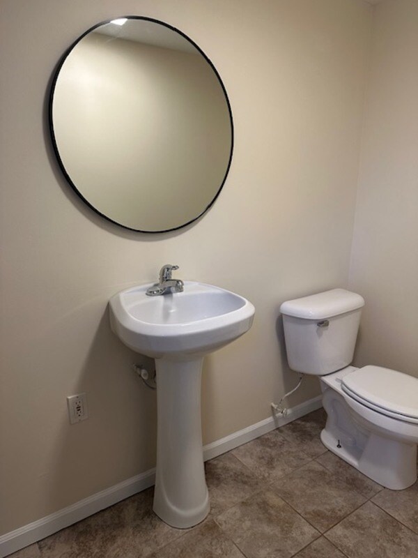 Building Photo - 305 SE 2 St