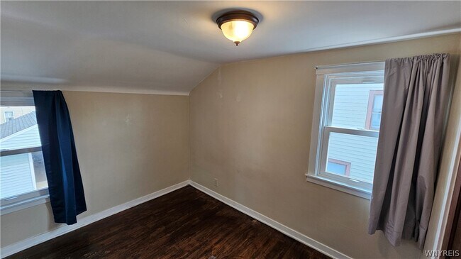 Building Photo - 107 Fowler Ave