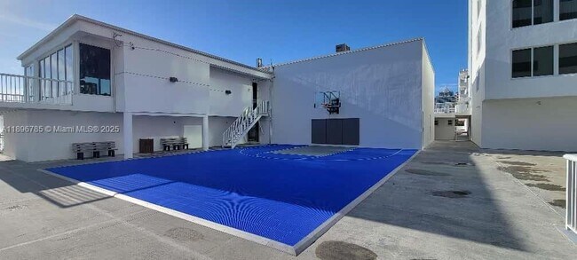 Building Photo - 5401 Collins Ave